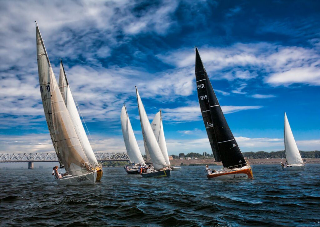 boat race on lake